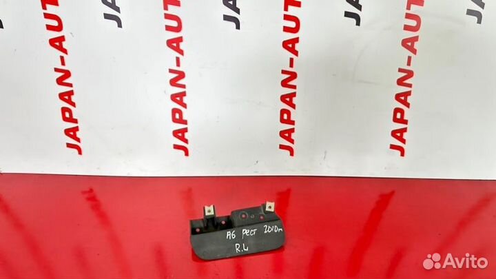 Брызговик передний левый Audi A6 C6 2.8 ccea 2010