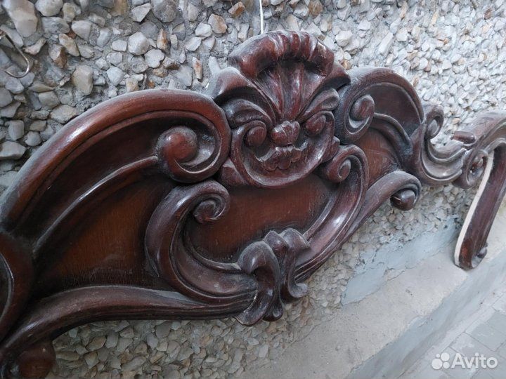 Изголовье кровати резное из массива дерева