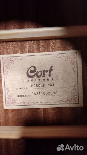 Электроакустическая гитара Cort MR600F с футляром
