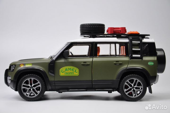 Модель автомобиля Land Rover Defender Camel металл