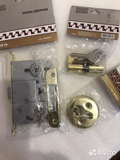 Замок дверной новый
