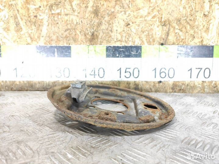 Щит опорный Toyota Yaris 2005 2011