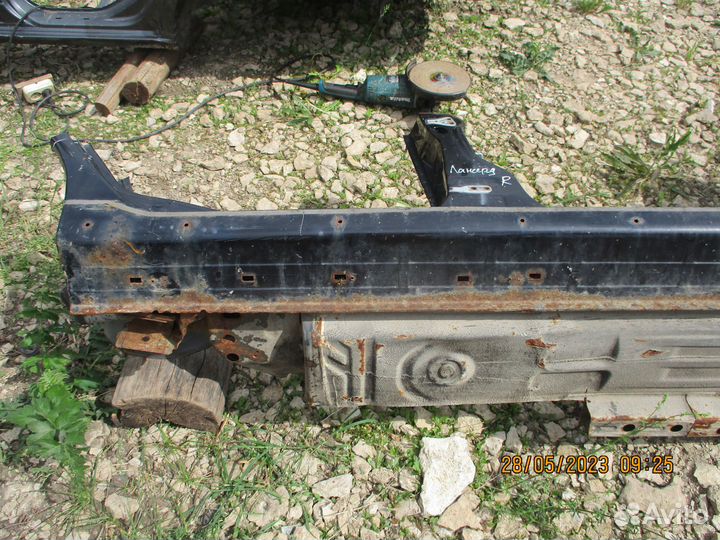 Правый порог Митсубиси лансер 9