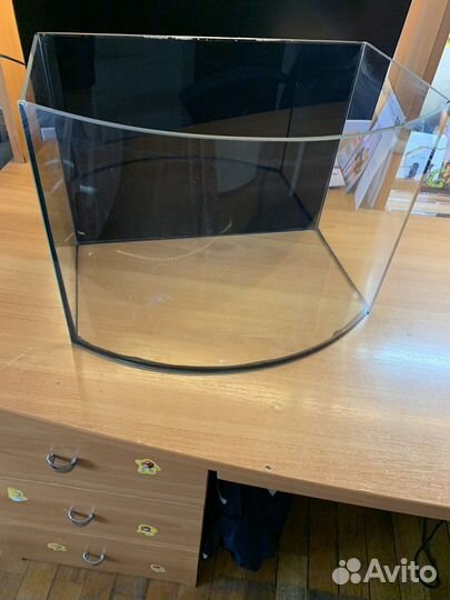 Аквариум полукруглый