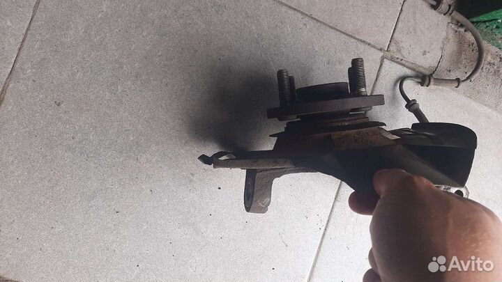 Ступица передняя левая hyundai getz