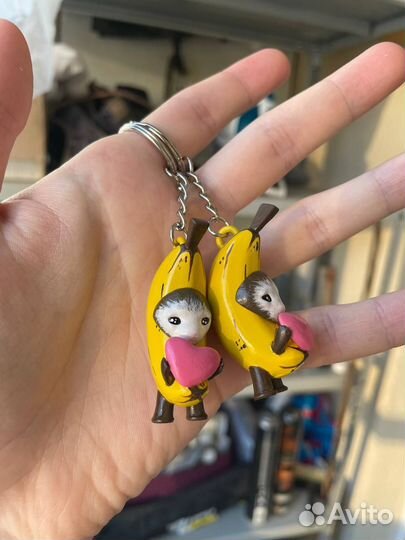 Брелок кот-банан с сердечком. Bananacat