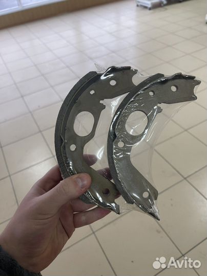 Колодки задние барабанные Pajero Sport