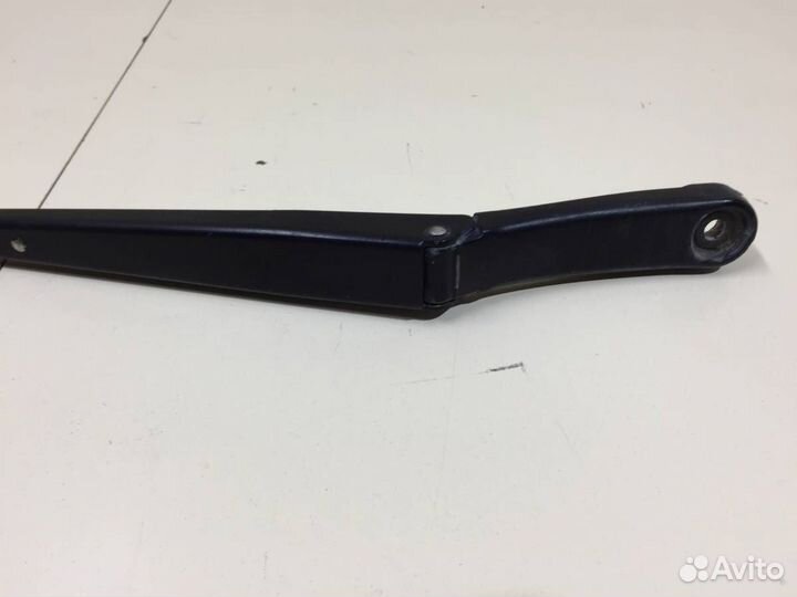 Поводок стеклоочистителя передний правый Volkswage