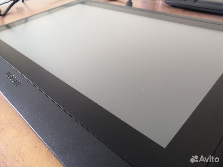 Графический монитор Wacom Cintiq 16