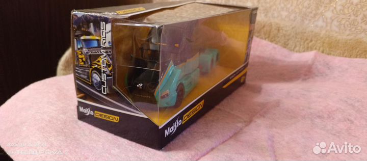 Модель Грузовика Maisto 1:64 Mack Anthem