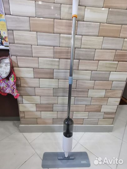 Швабра со встроенным распылитем