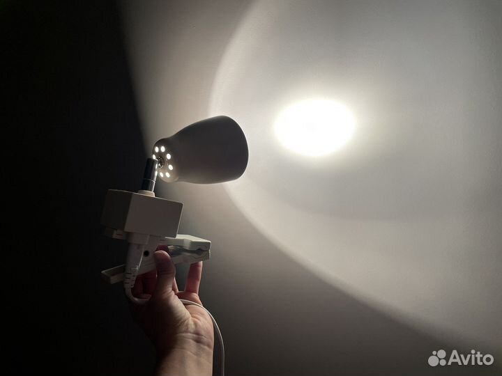 Светильник спот на прищепке новый