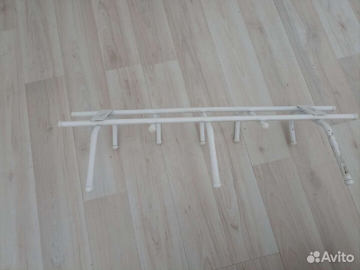 Вешалка настенная металлическая