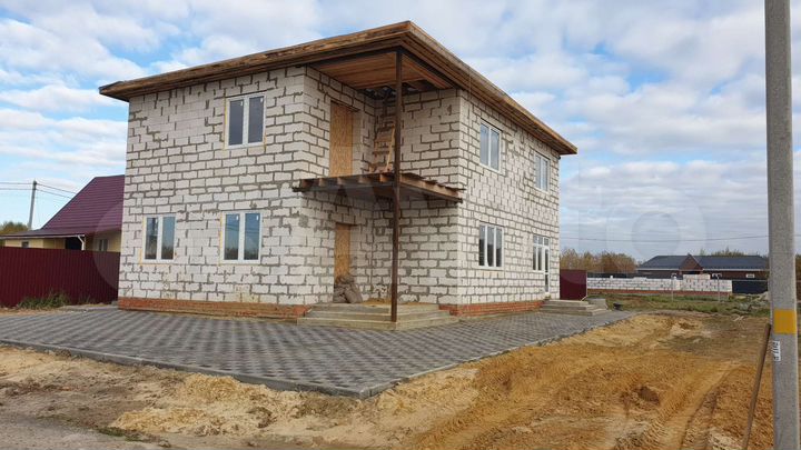 Дом 212 м² на участке 9,5 сот.