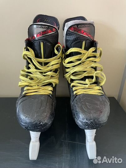 Коньки хоккейные