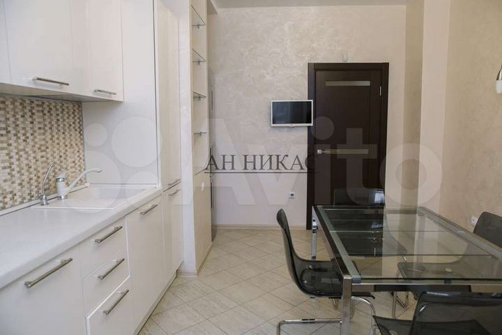 3-к. квартира, 110 м², 2/5 эт.