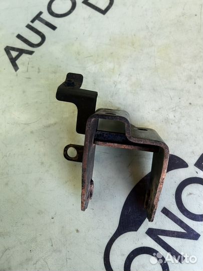 Задний кронштейн МКПП hyundai i30