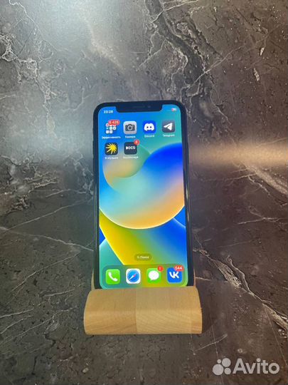 iPhone X, 64 ГБ