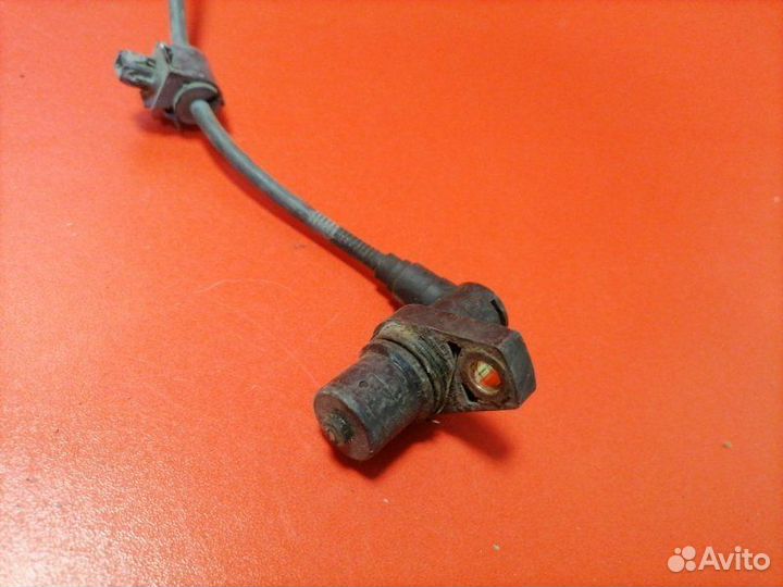 Датчик abs передний правый Toyota Land Cruiser
