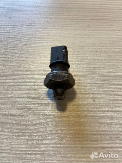 Датчик давления масла Nissan Qashqai J10