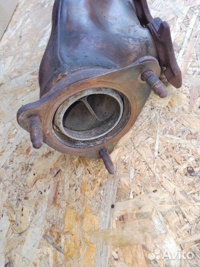 Выпускной коллектор правый Audi A8 D4 long 4.2