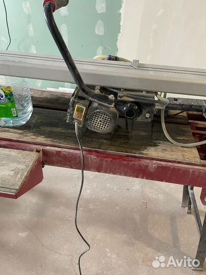 Плиткорез электрический водяной зубр