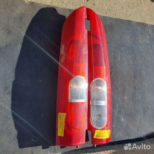 Renault Kangoo с03-08г. задний фонарь правый левый