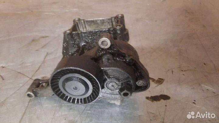 Кронштейн генератора Ford Mondeo 3 рест. 2004