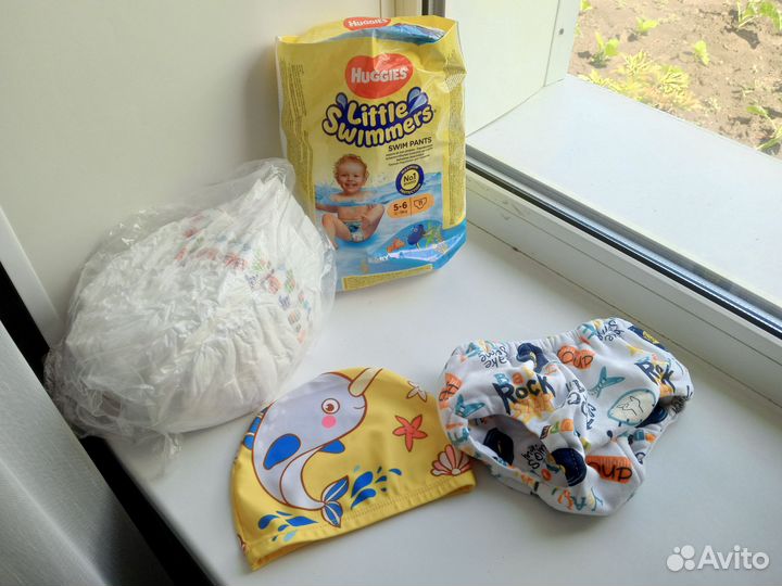 Трусики и шапочка для бассейна