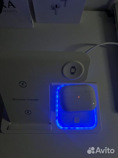 Ток станция 3 в 1 (беспроводная зарядка)