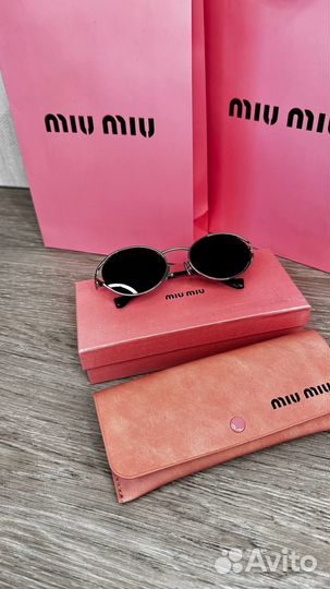 Солнцезащитные очки miu miu