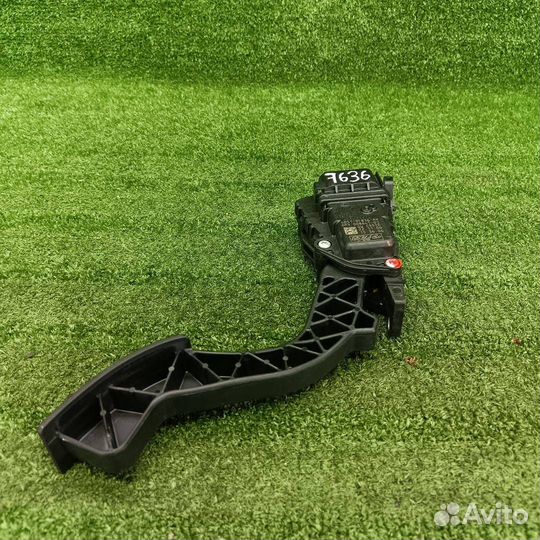 Педаль газа Ford Focus 2 2007 1804579