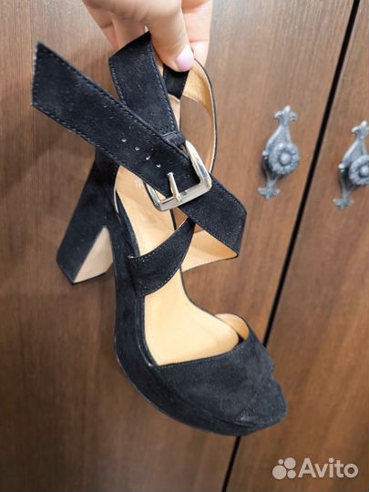 Босоножки hm 38 черные замшевые новые
