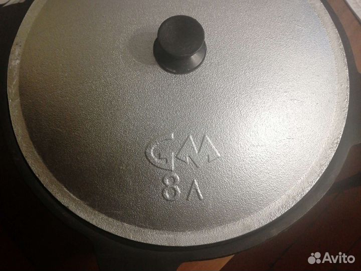 Казан чугунный 8 новый