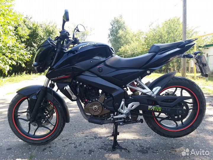 Bajaj Pulsar NS 200 (2015)