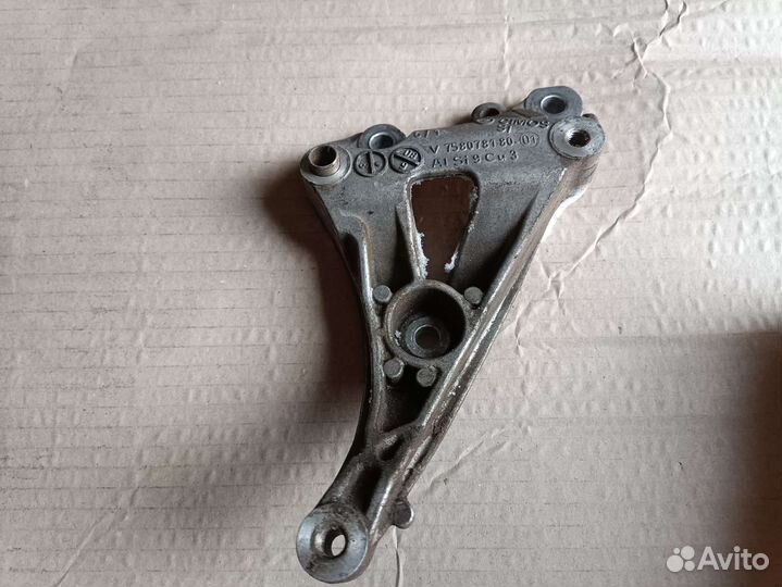 Кронштейн компрессора кондиционера Citroen Peugeot