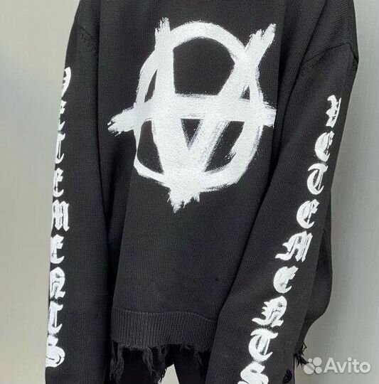 Свитер Vetements Anarchy Distressed