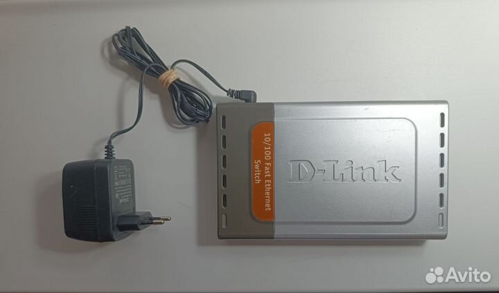 Коммутатор D-Link DES-1008D