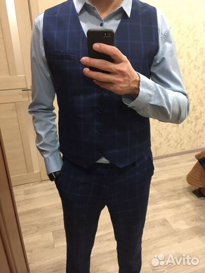 Костюм тройка