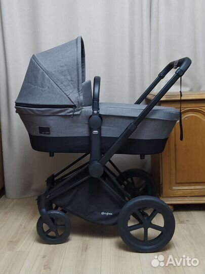 Коляска с новыми блоками Cybex Priam ll light seat