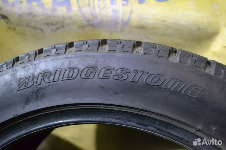 Bridgestone Blizzak VRX 215/50 R17