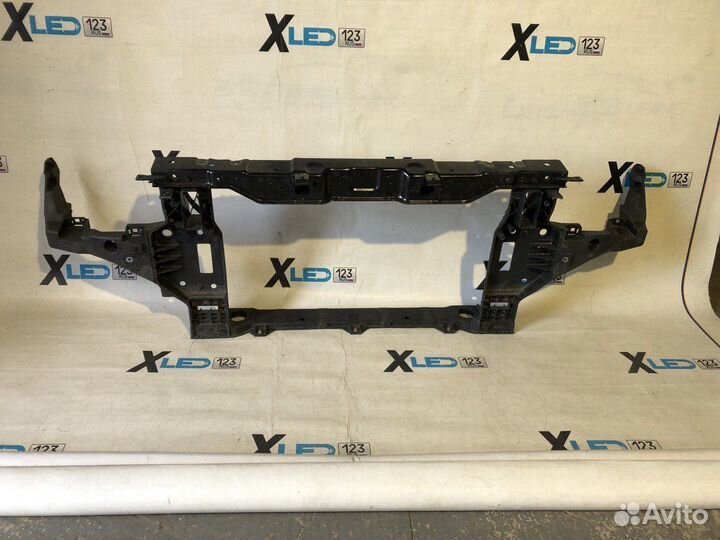 Передняя панель телевизор Hyundai Genesis G70