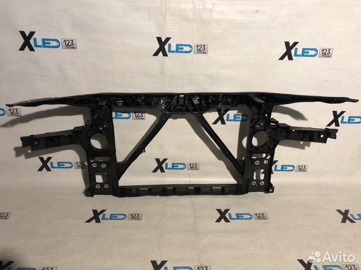 Передняя панель телевизор Audi Q7 4L0 2006-2015