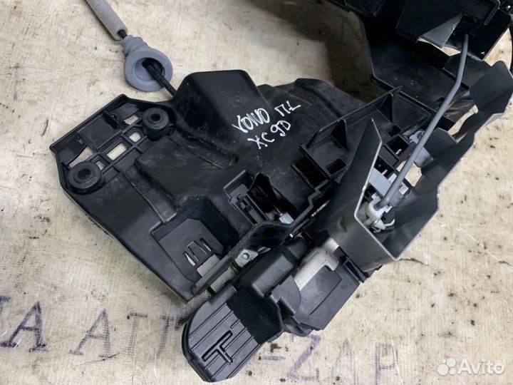 Замок двери передней левой передний левый Volvo