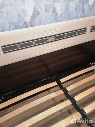 Кровать двухспальная 160 200 бу