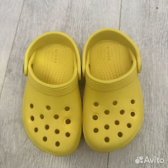 Сабо Crocs c8 + плавательный костюм