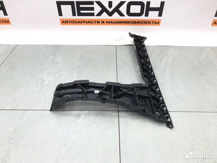 Кронштейн бампера задний правый Mercedes-Benz