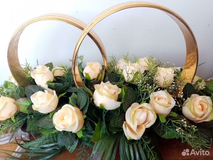 Обручальные кольца на автомобиль, свадебные украше