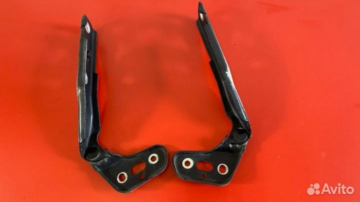 Петли капота комплект Audi A6 C6 AUK 3.2 2008