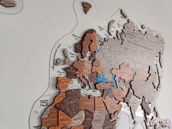 Деревянная карта мира очень подробная